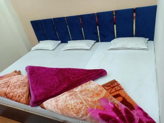 Hotel Rolex Udždžain Exteriér fotografie